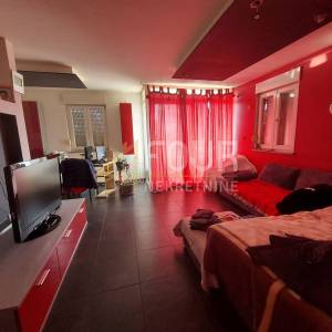 Rijeka, Drenova, dvoetažni 2s+db, balkon