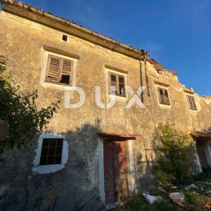 RIJEKA, DRENOVA - samostojeća kuća + dvije dvorišne zgrade + dvorište + 2.997 m2 GRAĐEVINSKOG ZEMLJIŠTA! PRILIKA!