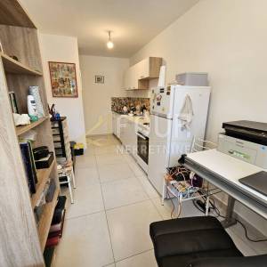 Rijeka, Gornja Vežica, 36.65m2, 1skl, pogled na more