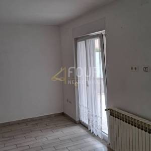 Rijeka, Hosti, 78.57m2, 2s+db, terasa, okućnica 280m2