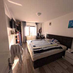 Rijeka, Kantrida, 89.54m2, u naravi 2 stana, lođa, pogled na more