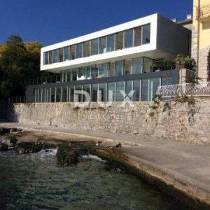RIJEKA, KANTRIDA - Ekskluzivna vila 1. red do mora, UNIKATNO!