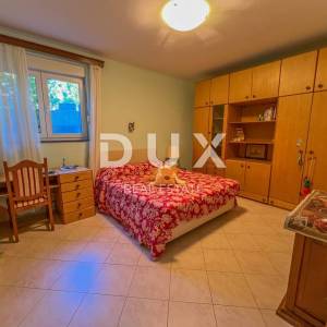 RIJEKA, KANTRIDA - odlična privatna kuća 200 metara od mora s okućnicom od 1400m2