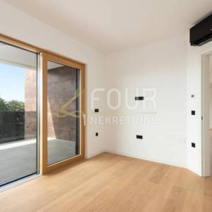 Rijeka, Kantrida, penthouse 3s+db s krovnom terasom, 164.82m2