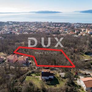 RIJEKA, KASTAV - građevinsko zemljište 2.451 m2 + 1.930 m2 s pogledom na more za stambenu zgradu - stanove / apartmane / obitel...