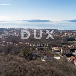 RIJEKA, KASTAV - građevinsko zemljište 2.451 m2 + 1.930 m2 s pogledom na more za stambenu zgradu - stanove / apartmane / obitel...