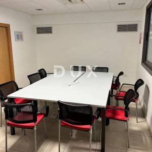 RIJEKA, KASTAV - poslovni prostor / uredski prostor 159 m2 , modernije uređen!!!