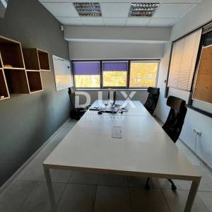 RIJEKA, KASTAV- poslovni prostor / uredski prostor 527 m2, modernije uređen!!!