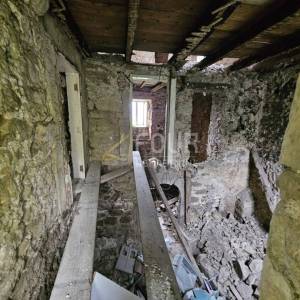 Rijeka, Kastav - stari grad, samostojeća kuća za adaptaciju