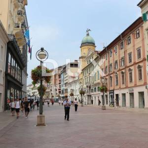 RIJEKA, KORZO - PRILIKA! - Poslovni prostor 1100m2 na Korzu