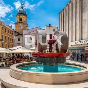 RIJEKA, KORZO - PRILIKA! - Poslovni prostor 1100m2 na Korzu