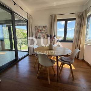 RIJEKA, KOSTRENA - 3S+DB, lođa, novija gradnja, parking, pogled!