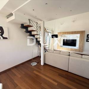 RIJEKA, KOSTRENA - 3S+DB, lođa, novija gradnja, parking, pogled!