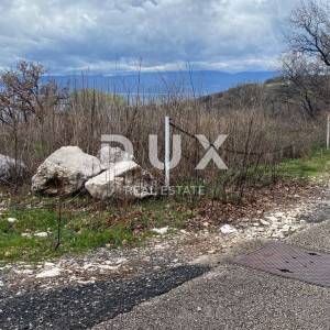 RIJEKA, KOSTRENA - građevinsko zemljište 1.053 m2 s pogledom na more za stambenu zgradu - stanove / apartmane / obiteljsku kuću...