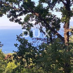 RIJEKA, KOSTRENA - građevinsko zemljište 1.030 m2 s pogledom na more za stambenu zgradu - stanove / apartmane / obiteljsku kuću...