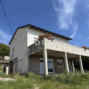 RIJEKA, KOSTRENA - Samostojeća kuća 4S+DB - bazen, okućnica, pogled!