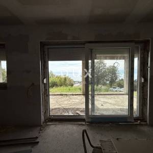 RIJEKA, KOSTRENA - Samostojeća kuća 4S+DB - bazen, okućnica, pogled!