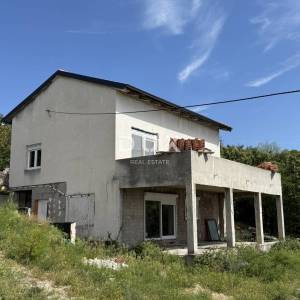 RIJEKA, KOSTRENA - Samostojeća kuća 4S+DB - bazen, okućnica, pogled!