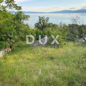 RIJEKA, KOSTRENA - zemljište 2.106 m2 s pogledom na more - samo 230 metara od mora! PRILIKA!
