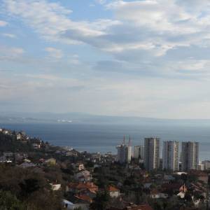 RIJEKA, KOZALA, BRAŠĆINE- građevinsko zemljište 1800m2 s pogledom na more za stambenu zgradu/ villu