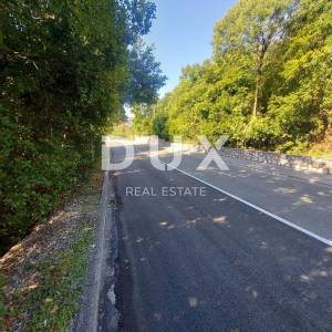 RIJEKA, KOZALA - građevinsko zemljište 1235m2 građevinsko zemljište  s pogledom na more za stambenu zgradu – stanove/obiteljsku...
