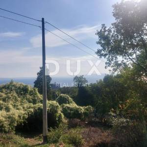 RIJEKA, KOZALA - građevinsko zemljište 1270m2 građevinsko zemljište  s pogledom na more za stambenu zgradu – stanove/obiteljsku...
