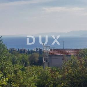 RIJEKA, KOZALA- građevinsko zemljište 1016m2 s pogledom na more s građ. dozvolom za stambenu zgradu–stanove / poslovno-stambenu...