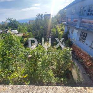 RIJEKA, KOZALA- građevinsko zemljište 1016m2 s pogledom na more s građ. dozvolom za stambenu zgradu–stanove / poslovno-stambenu...