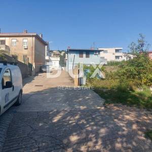 RIJEKA, KOZALA- građevinsko zemljište 1016m2 s pogledom na more s građ. dozvolom za stambenu zgradu–stanove / poslovno-stambenu...