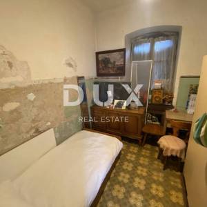 RIJEKA, KOZALA - samostojeća stara talijanska villa iz 1912. godine s pogledom na more i 2.383 m2 okućnice! PRILIKA!