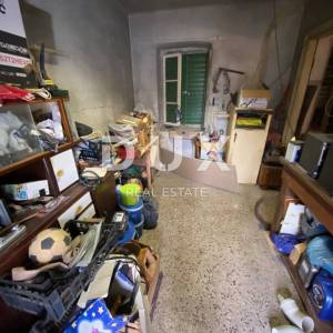 RIJEKA, KOZALA - samostojeća stara talijanska villa iz 1912. godine s pogledom na more i 2.383 m2 okućnice! PRILIKA!