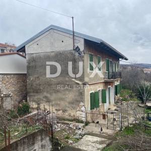 RIJEKA, KOZALA - samostojeća stara talijanska villa iz 1912. godine s pogledom na more i 2.383 m2 okućnice! PRILIKA!