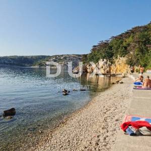 RIJEKA, KRALJEVICA - Apartmanska kuća u prvom redu do mora