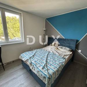 RIJEKA, KRALJEVICA, CENTAR - stan u prizemlju udaljen samo 110 metara od mora! PRILIKA!