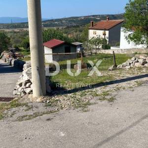 RIJEKA, KRASICA - građevinsko zemljište 1330m2 s pogledom na more za stambenu zgradu - stanove / apartmane / obiteljsku kuću / ...