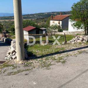 RIJEKA, KRASICA - građevinsko zemljište 1330m2 s pogledom na more za stambenu zgradu - stanove / apartmane / obiteljsku kuću / ...