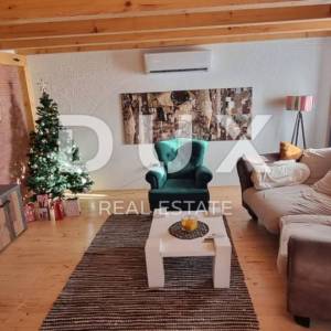 RIJEKA, KRIMEJA - 2 samostojeće kuće s pogledom na more + 2 pomoćne zgrade + okućnica! PRILIKA!