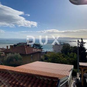 RIJEKA, KRIMEJA - 2 samostojeće kuće s pogledom na more + 2 pomoćne zgrade + okućnica! PRILIKA!