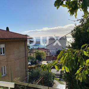 RIJEKA, KRIMEJA - 2 samostojeće kuće s pogledom na more + 2 pomoćne zgrade + okućnica! PRILIKA!
