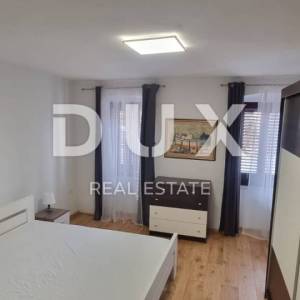 RIJEKA, KRIMEJA - 2 samostojeće kuće s pogledom na more + 2 pomoćne zgrade + okućnica! PRILIKA!