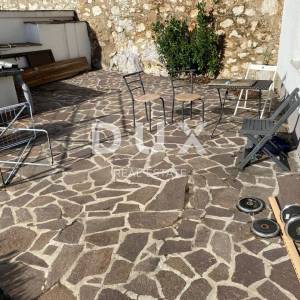 RIJEKA, KRIMEJA - 2 samostojeće kuće s pogledom na more + 2 pomoćne zgrade + okućnica! PRILIKA!