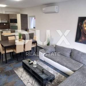 RIJEKA, KRIMEJA - 2 samostojeće kuće s pogledom na more + 2 pomoćne zgrade + okućnica! PRILIKA!