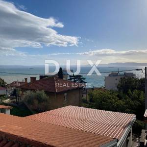 RIJEKA, KRIMEJA - 2 samostojeće kuće s pogledom na more + 2 pomoćne zgrade + okućnica! PRILIKA!
