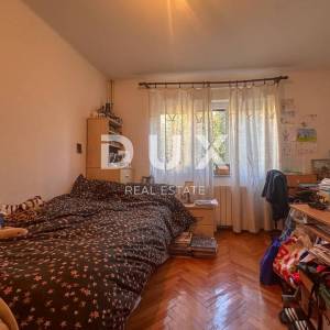 RIJEKA, KRIMEJA - kuća u nizu 4S+DB, parking, okućnica