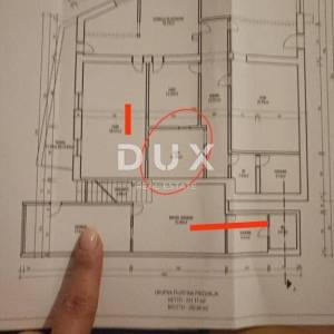 RIJEKA, KRNJEVO - Etaža kuće od 184 m2 za kompletnu renovaciju