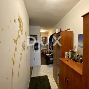 RIJEKA, KRNJEVO - Kuća s okućnicom i 2 poslovna prostora