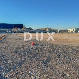 RIJEKA, KUKULJANOVO – Novo – zemljište 2833m2 u središtu industrijske zone, široka mogućnost gradnje