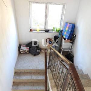 RIJEKA, MARINIĆI, PEHLIN- kuća 250 m2 s pogledom na more + okoliš 600m2