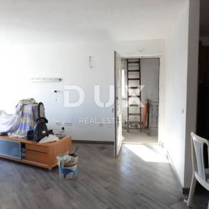 RIJEKA, MARINIĆI, PEHLIN- kuća 250 m2 s pogledom na more + okoliš 600m2