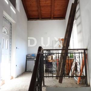 RIJEKA, MARINIĆI, PEHLIN- kuća 250 m2 s pogledom na more + okoliš 600m2